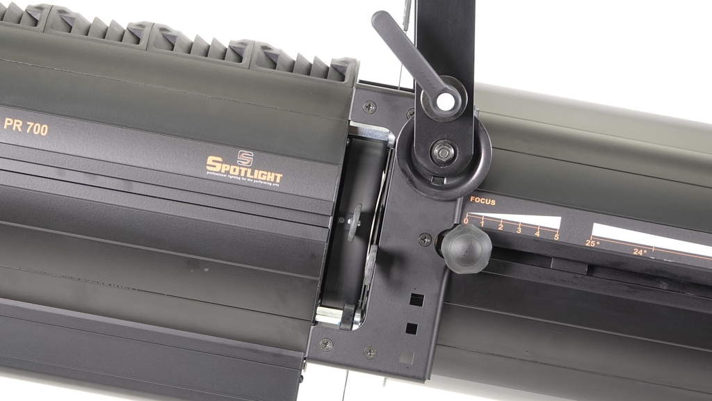 Profile LED 700W, zoom 20°-40°, white 5600K, DMX