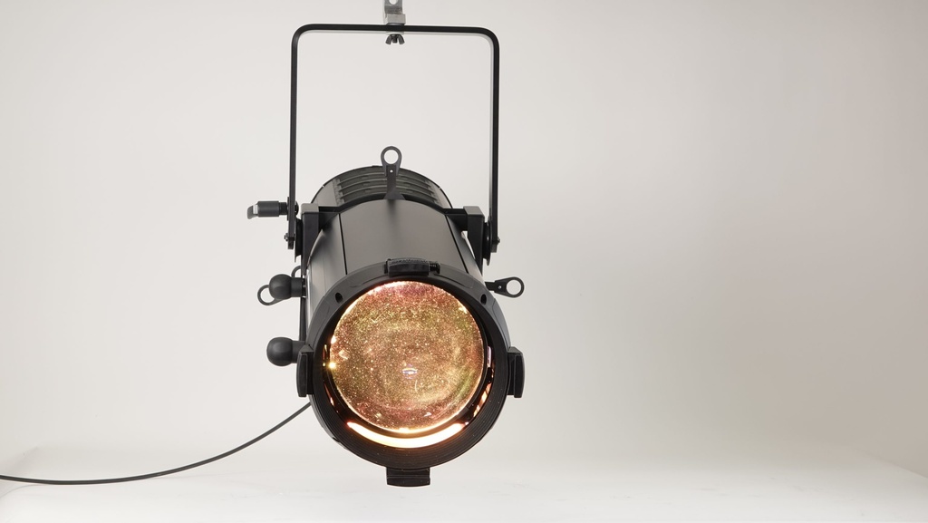 Profile LED Hyperion Scheinwerfer 700W, Warmweiss 3'200°K, zoom 20-40°, DMX + Manuel